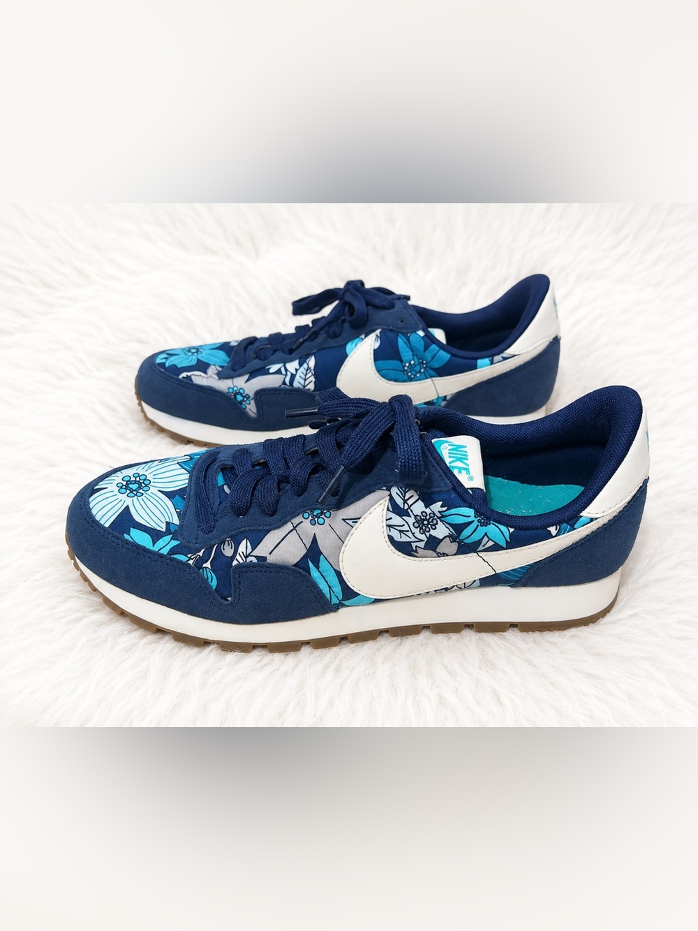 Nike MD Runner 2 Blue Floral Print Sneakers Women’s Size 8.5 Retro Casual